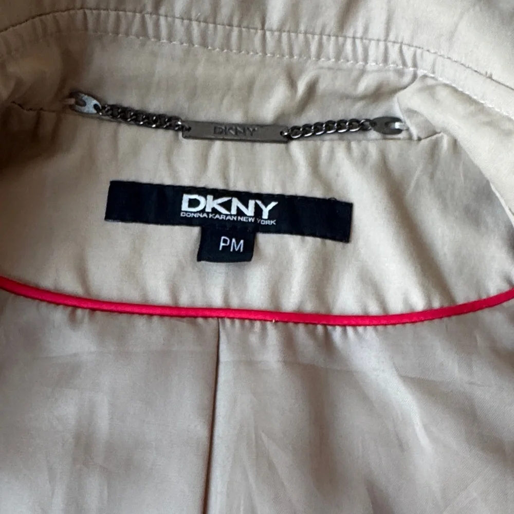 DKNY Fashionable & Timeless Women's Beige Trench Coat - Picture 11 of 11